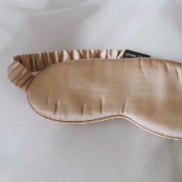 Silk Sleeping Eye Mask - Picture 3 of 5